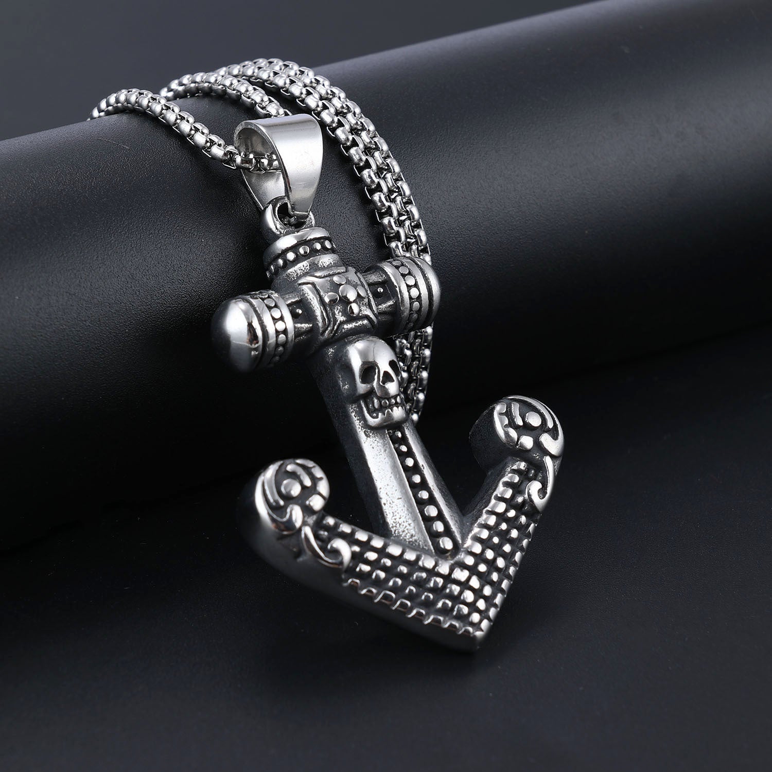 Fashionable Minimalist Retro Designed Alloy Pendant
