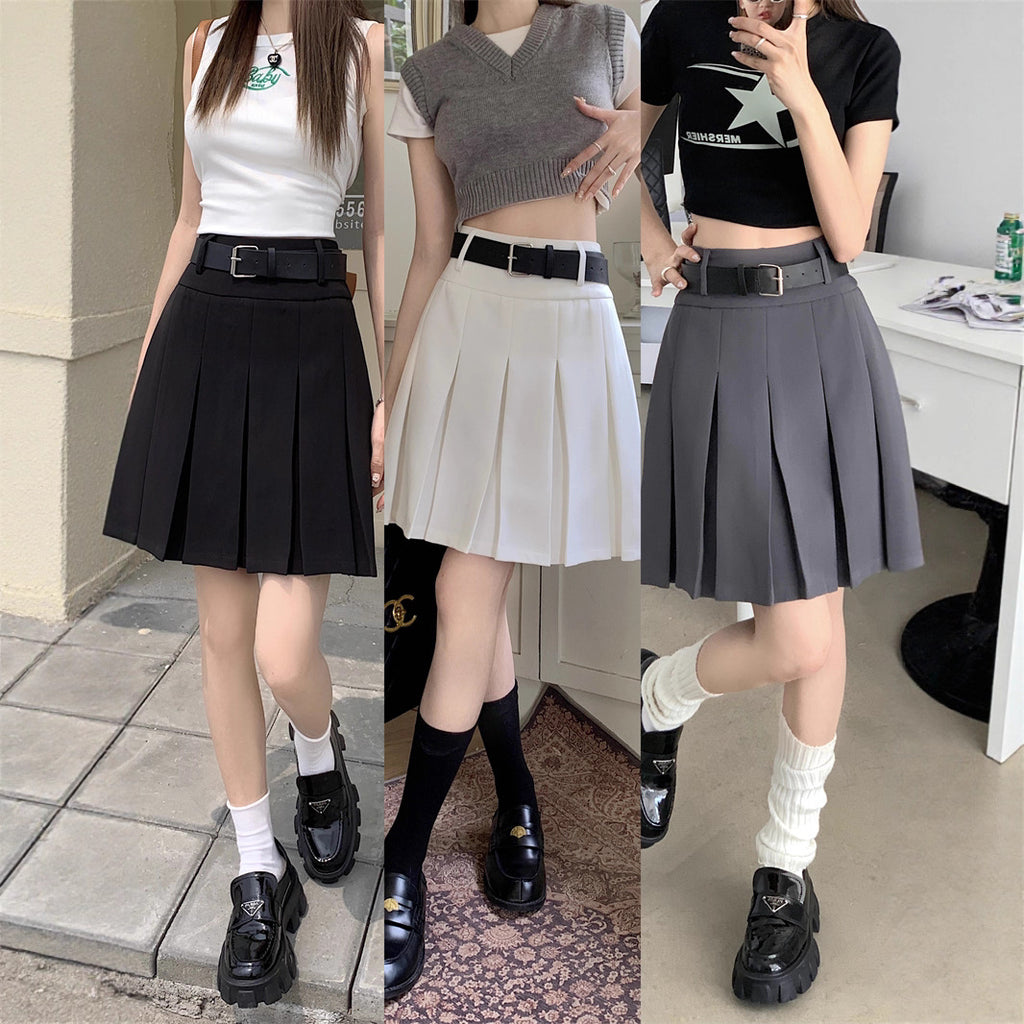 Preppy-style High-waisted Pleated Skirt With A Designer Touch