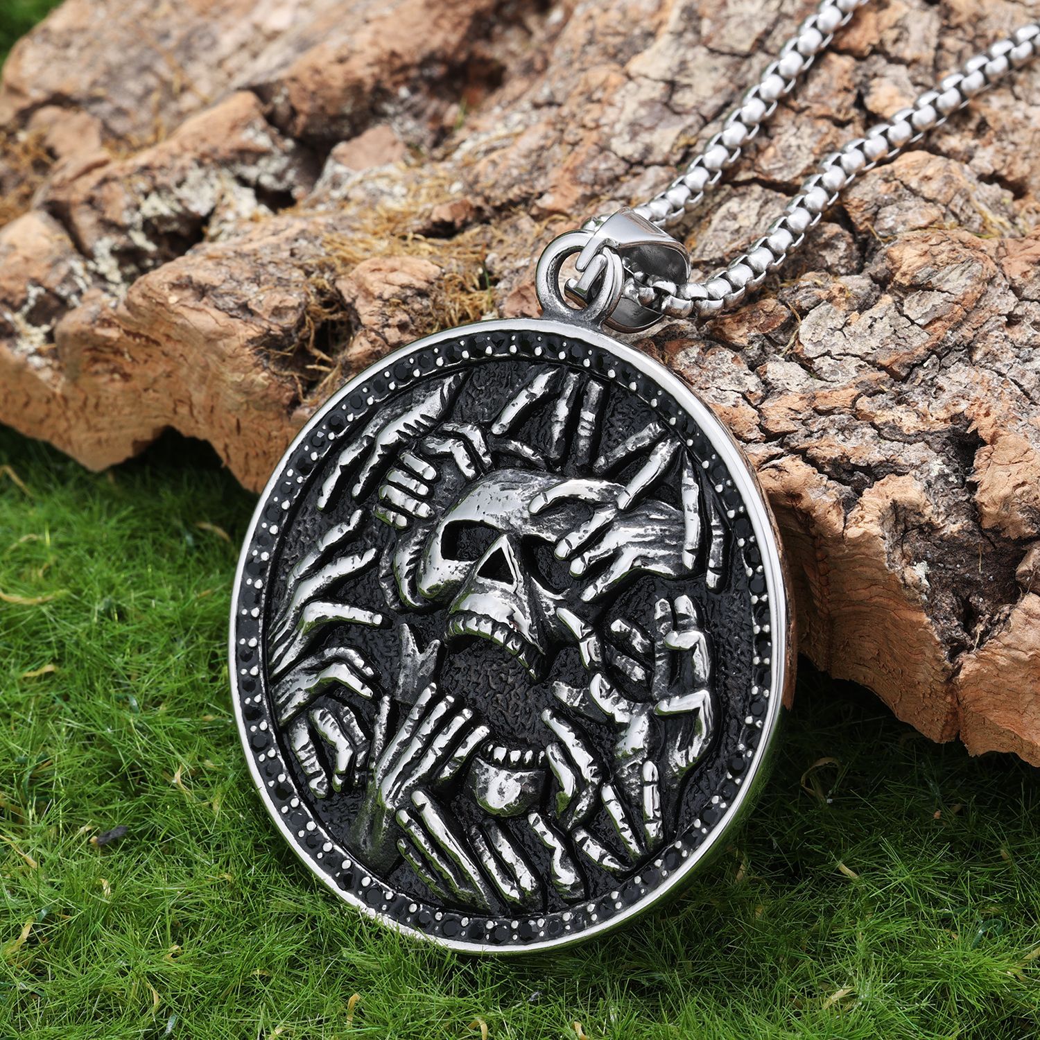 Fashionable Minimalist Retro Designed Alloy Pendant