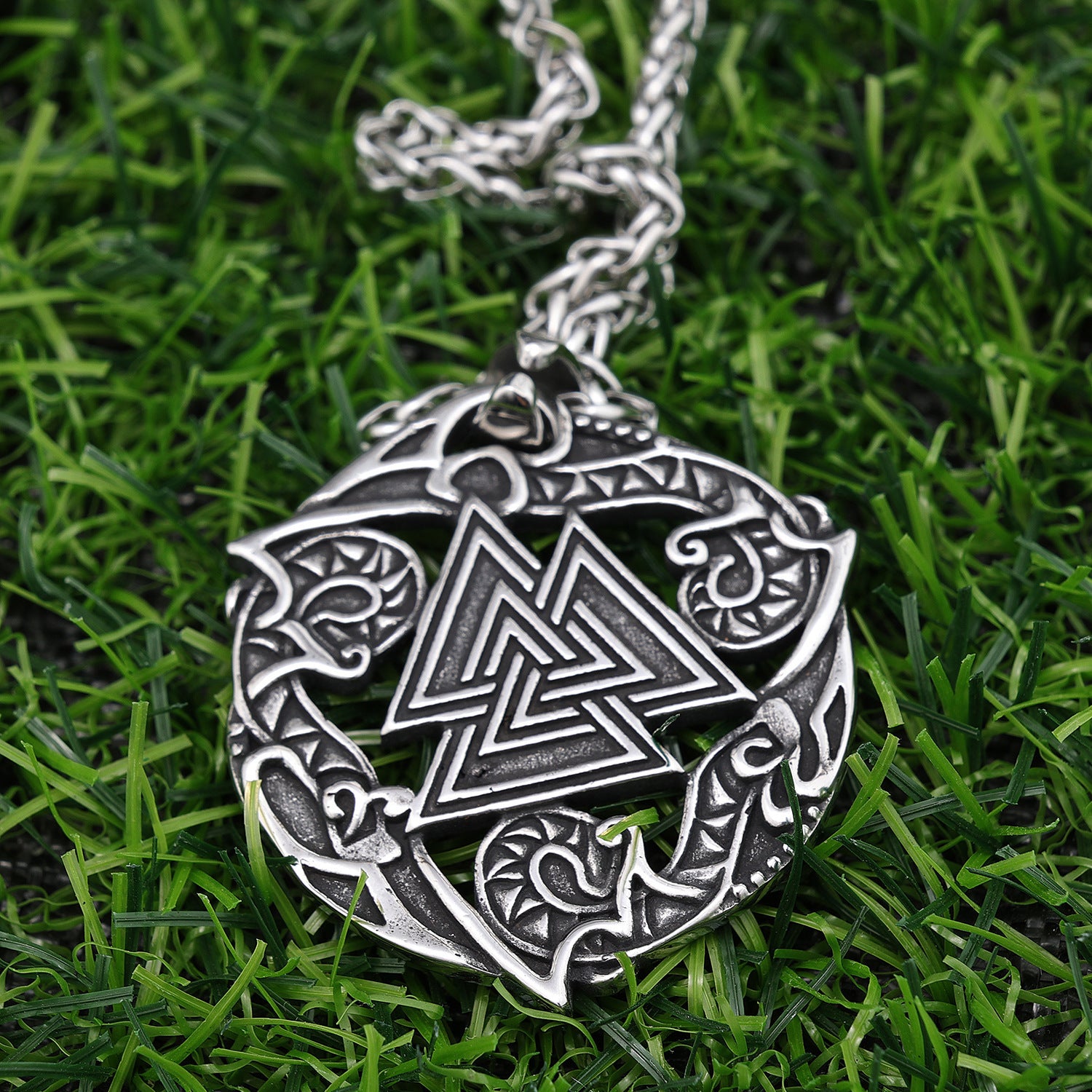 Fashionable Titanium Steel Pendant With A Vintage Design