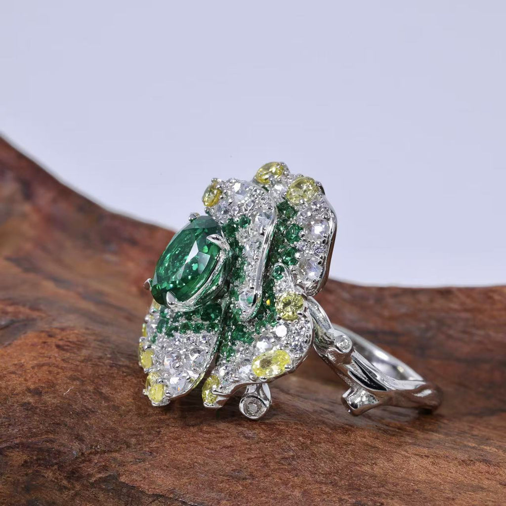 Gradient Emerald Cultivated Gemstone Vintage Ring