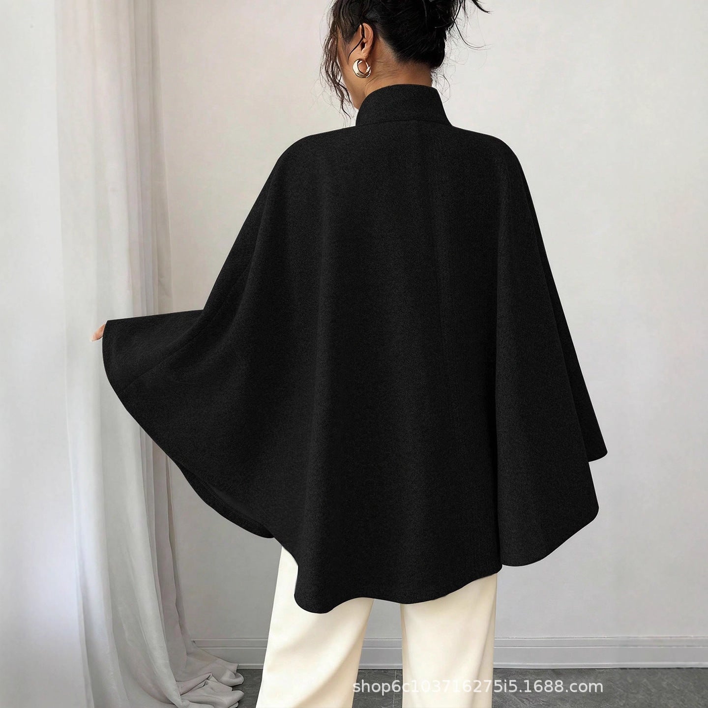 Stylish Minimalist And Relaxed Fit Long Sleeve Jacket For Women