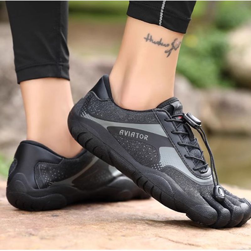 Comfortable Breathable And Lightweight Climbing Training Sneakers